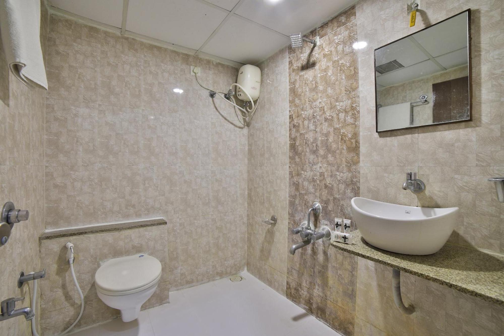 Capital O Kalash Residency Ahmedabad Exterior photo